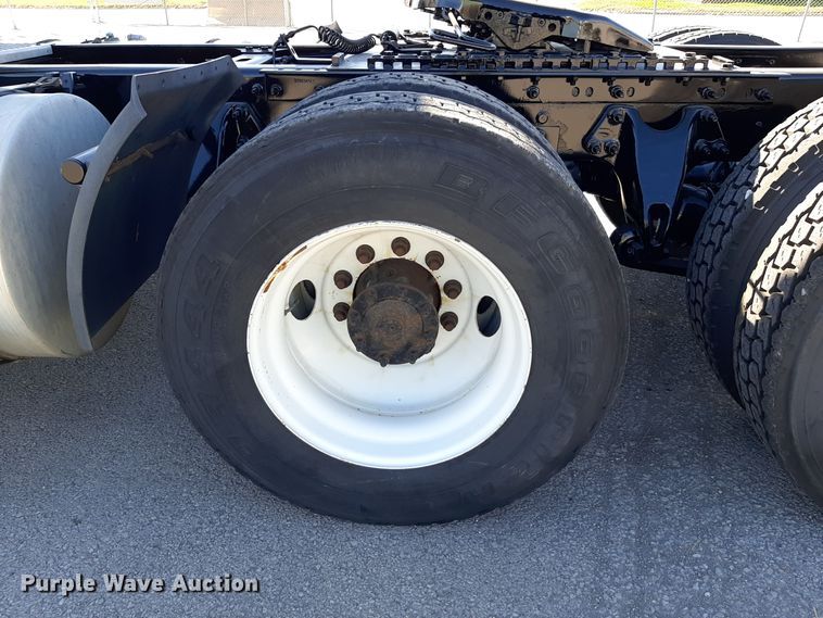 image for item OA9179 2018 International LT625  semi truck