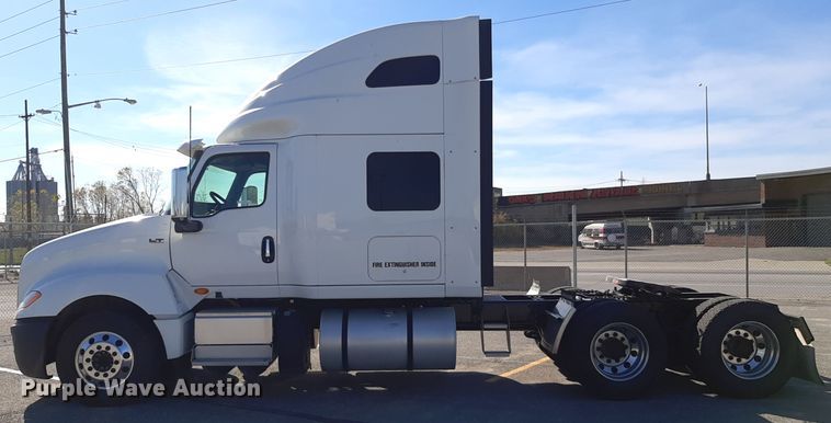 image for item OA9180 2018 International LT625  semi truck