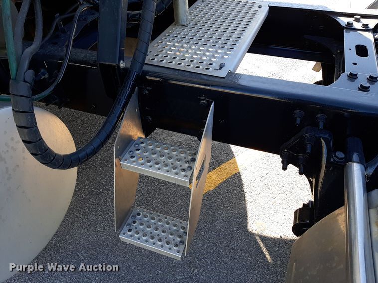 image for item OA9180 2018 International LT625  semi truck