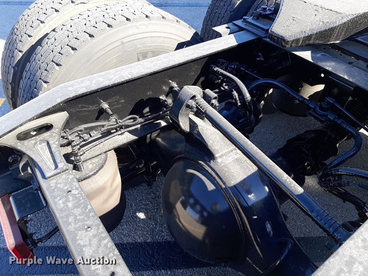 image for item OA9180 2018 International LT625  semi truck