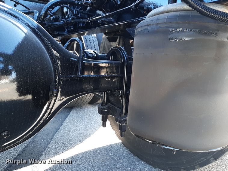 image for item OA9180 2018 International LT625  semi truck