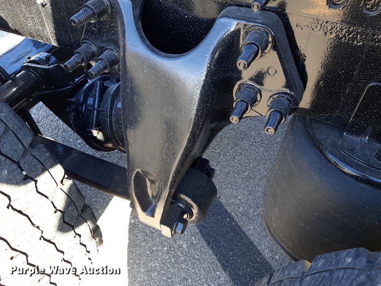 image for item OA9180 2018 International LT625  semi truck