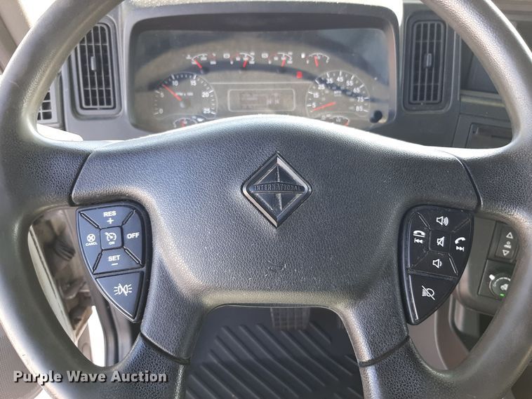 image for item OA9180 2018 International LT625  semi truck