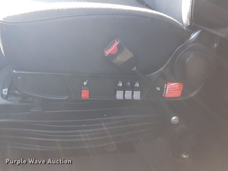 image for item OA9180 2018 International LT625  semi truck