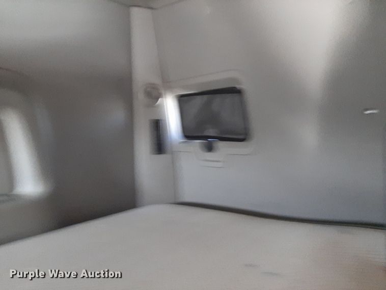 image for item OA9180 2018 International LT625  semi truck