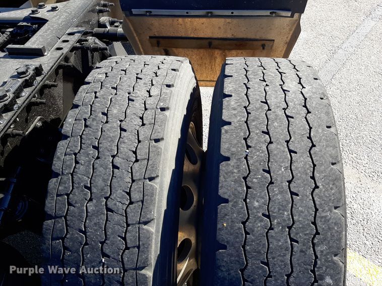 image for item OA9180 2018 International LT625  semi truck