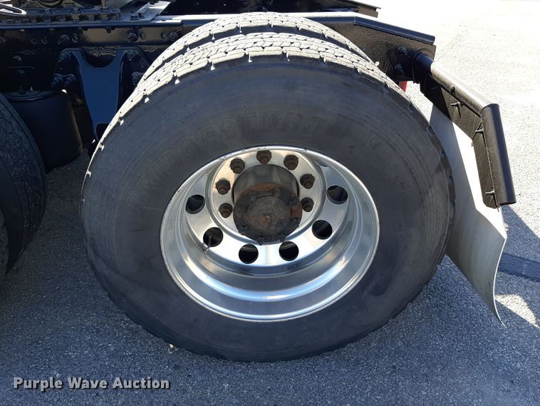 image for item OA9180 2018 International LT625  semi truck