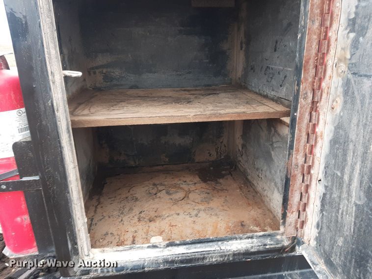 image for item OF9572 1997 Kenworth T300  utility / service truck