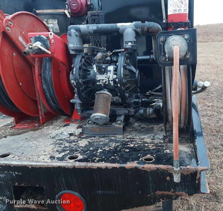 image for item OF9572 1997 Kenworth T300  utility / service truck