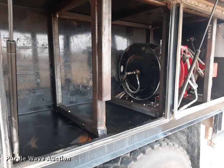 image for item OF9572 1997 Kenworth T300  utility / service truck