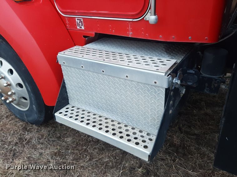 image for item OF9572 1997 Kenworth T300  utility / service truck