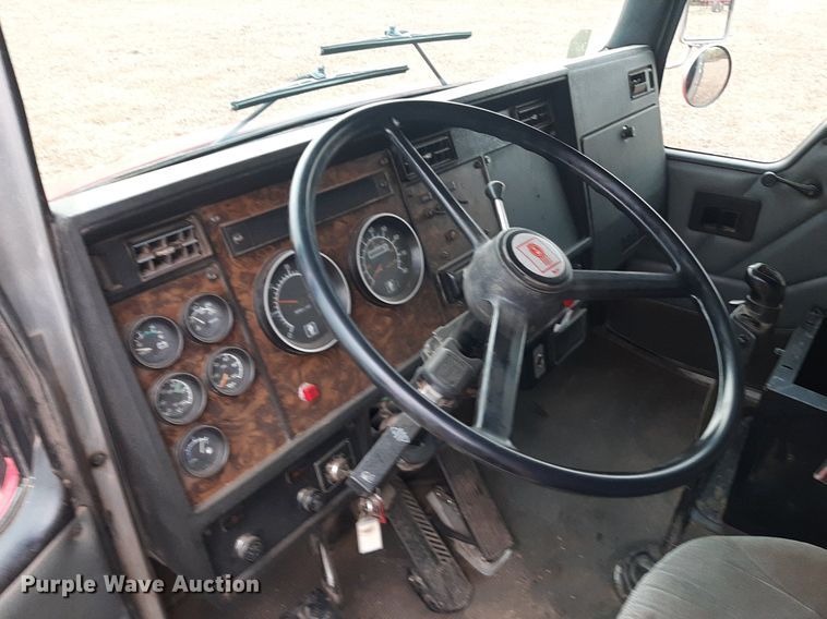 image for item OF9572 1997 Kenworth T300  utility / service truck