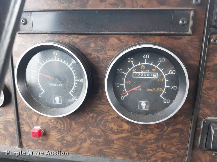 image for item OF9572 1997 Kenworth T300  utility / service truck