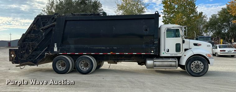 image for item OK9096 2006 Peterbilt 335  refuse truck