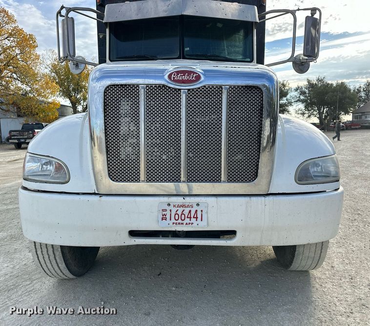 image for item OK9096 2006 Peterbilt 335  refuse truck