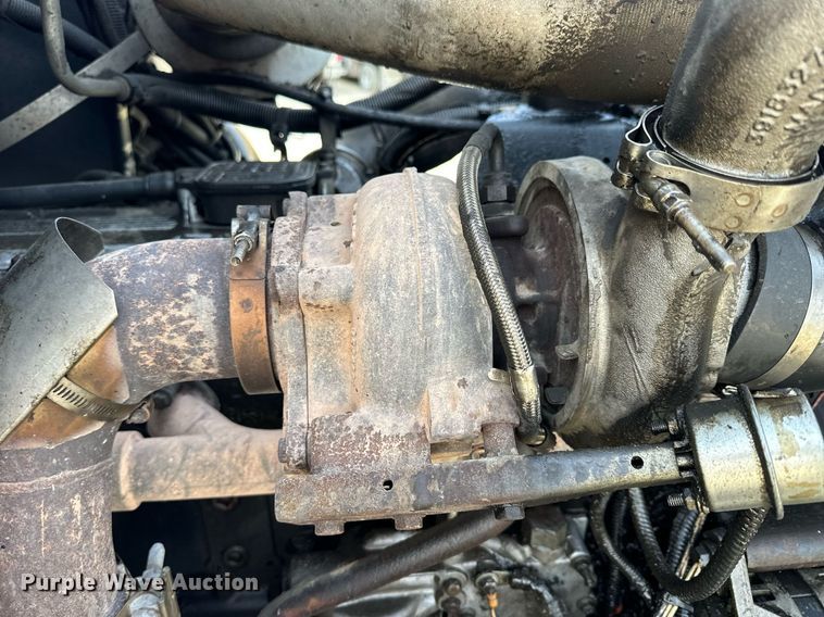 image for item OK9096 2006 Peterbilt 335  refuse truck