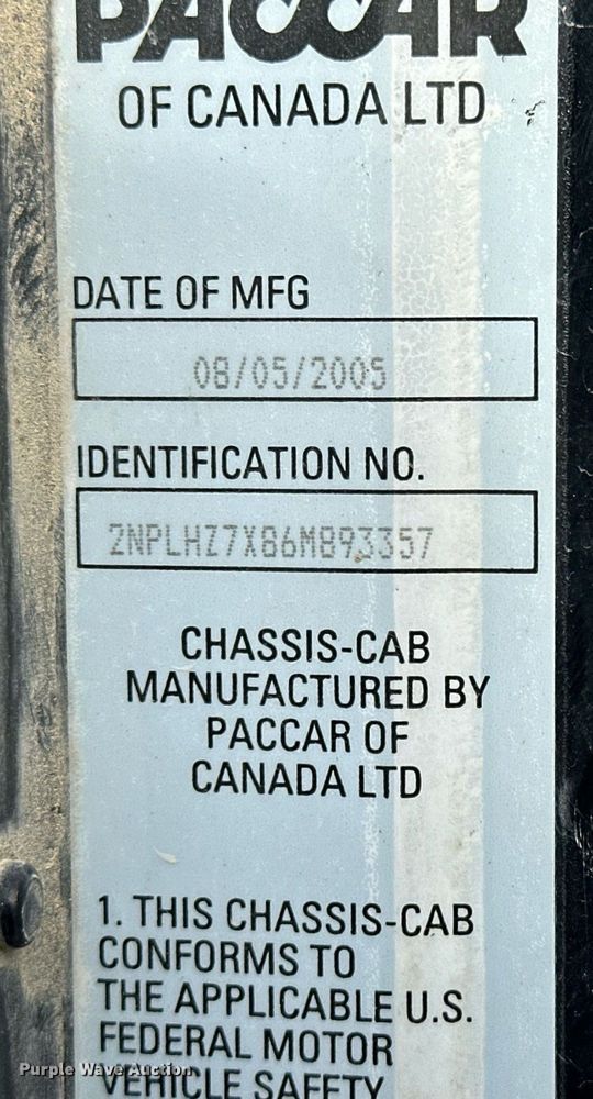 image for item OK9096 2006 Peterbilt 335  refuse truck