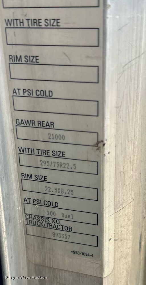 image for item OK9096 2006 Peterbilt 335  refuse truck