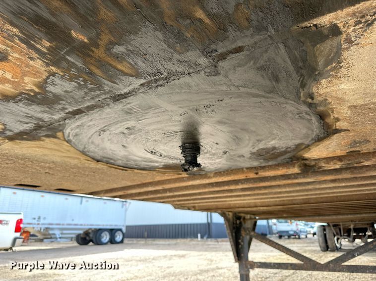 image for item OK9144 2001 Hyundai VI2530152JSA  dry van trailer