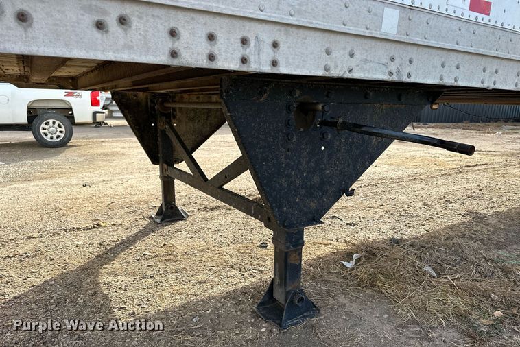 image for item OK9144 2001 Hyundai VI2530152JSA  dry van trailer