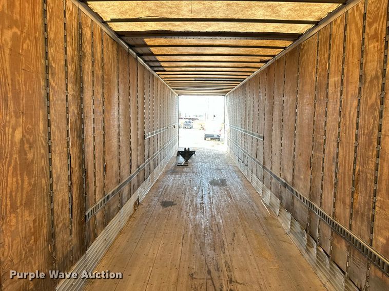 image for item OK9144 2001 Hyundai VI2530152JSA  dry van trailer