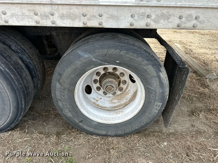 image for item OK9144 2001 Hyundai VI2530152JSA  dry van trailer