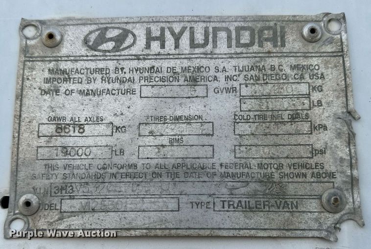image for item OK9144 2001 Hyundai VI2530152JSA  dry van trailer