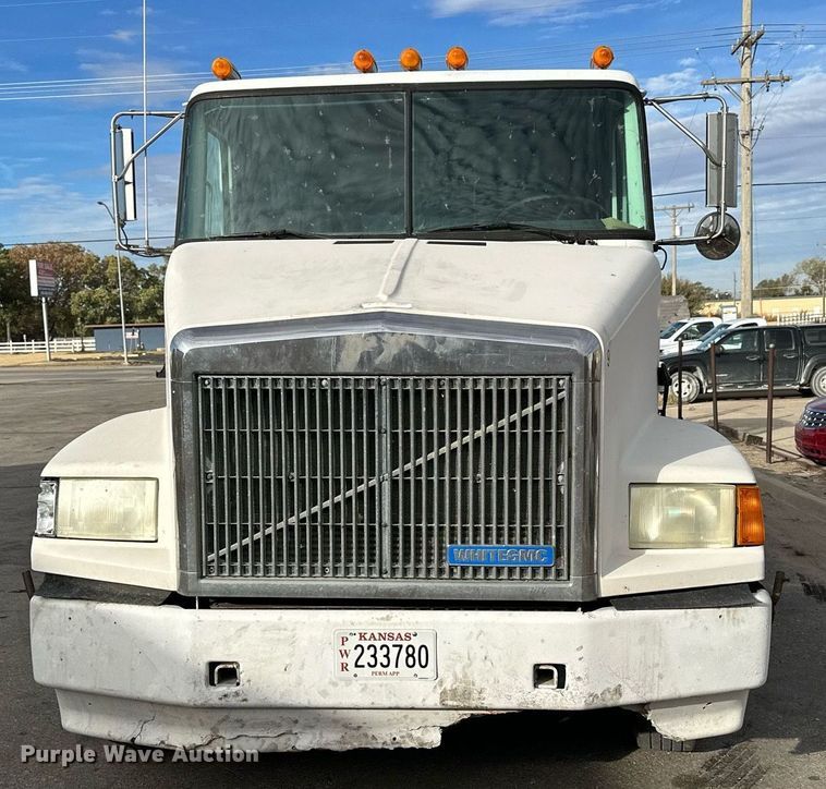 image for item OK9146 1991 Volvo White GMC  semi truck