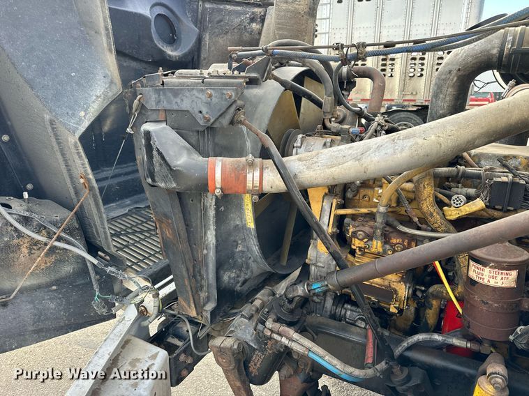 image for item OK9146 1991 Volvo White GMC  semi truck