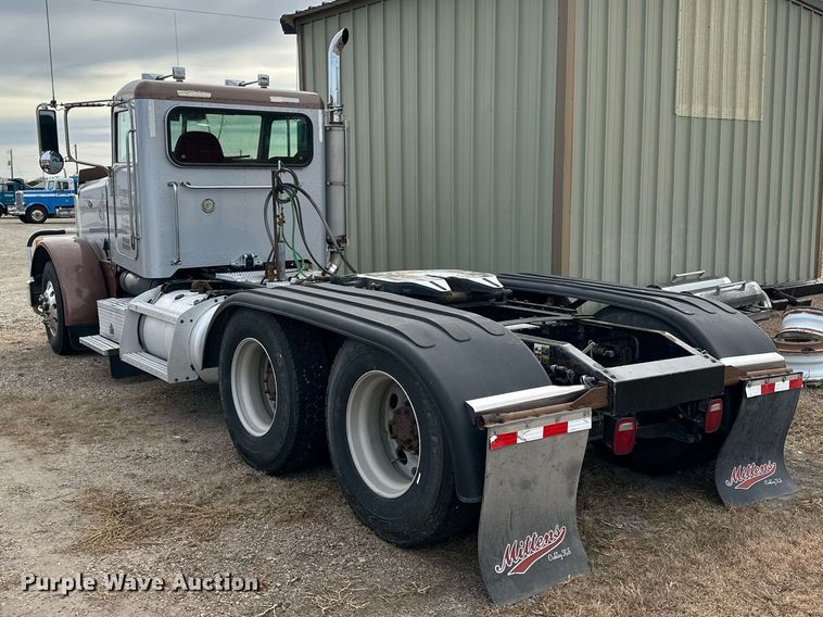 image for item OK9154 2005 Peterbilt 379  semi truck