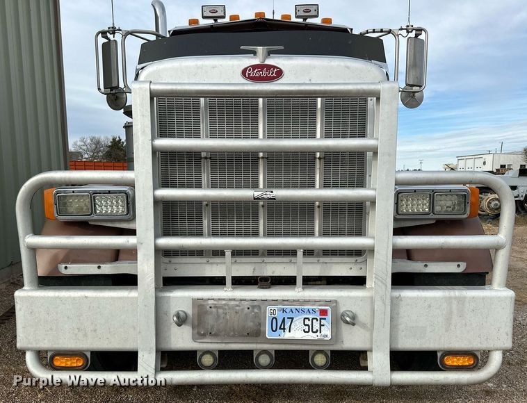 image for item OK9154 2005 Peterbilt 379  semi truck