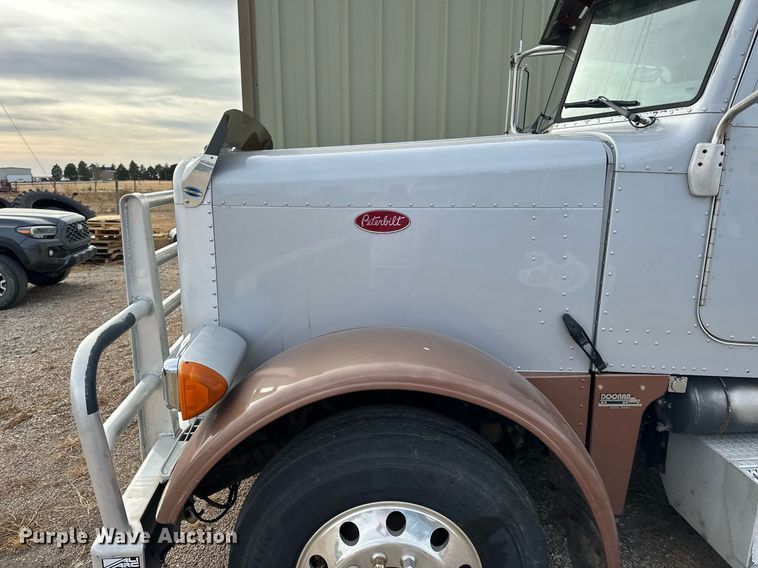 image for item OK9154 2005 Peterbilt 379  semi truck