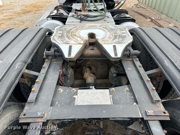 image for item OK9154 2005 Peterbilt 379  semi truck