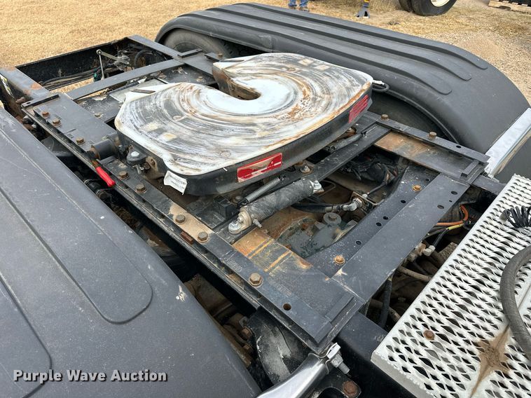 image for item OK9154 2005 Peterbilt 379  semi truck