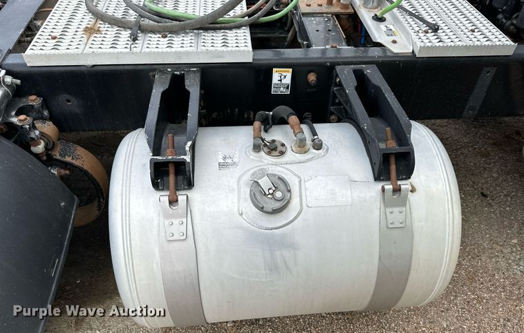 image for item OK9154 2005 Peterbilt 379  semi truck