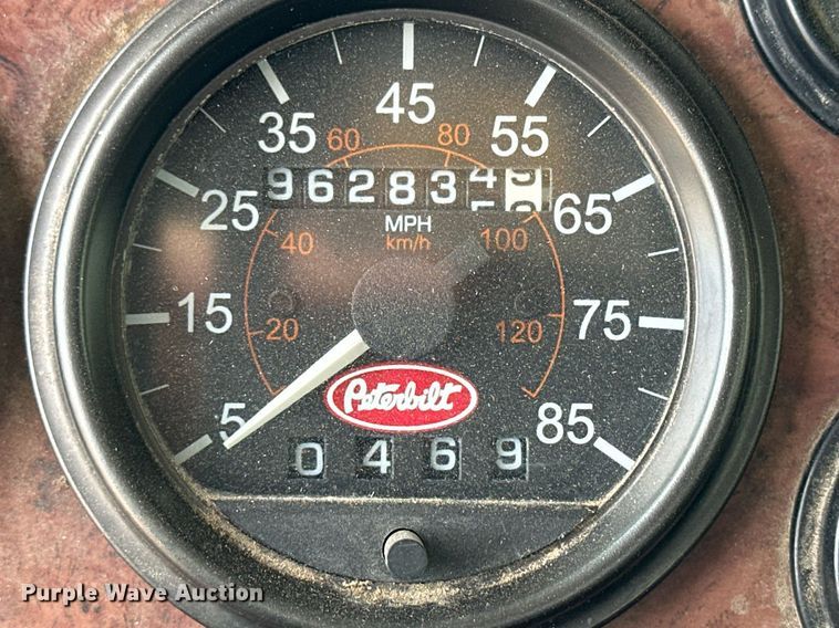 image for item OK9154 2005 Peterbilt 379  semi truck