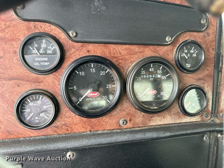 image for item OK9154 2005 Peterbilt 379  semi truck