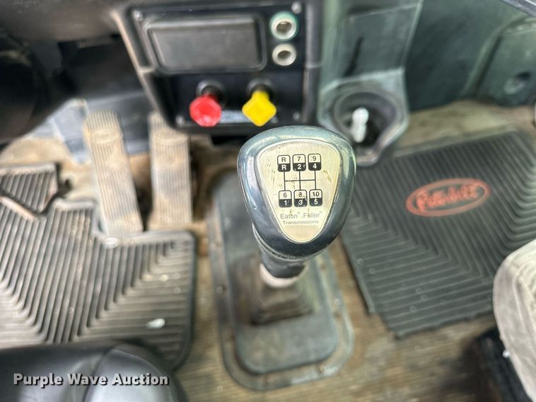 image for item OK9154 2005 Peterbilt 379  semi truck