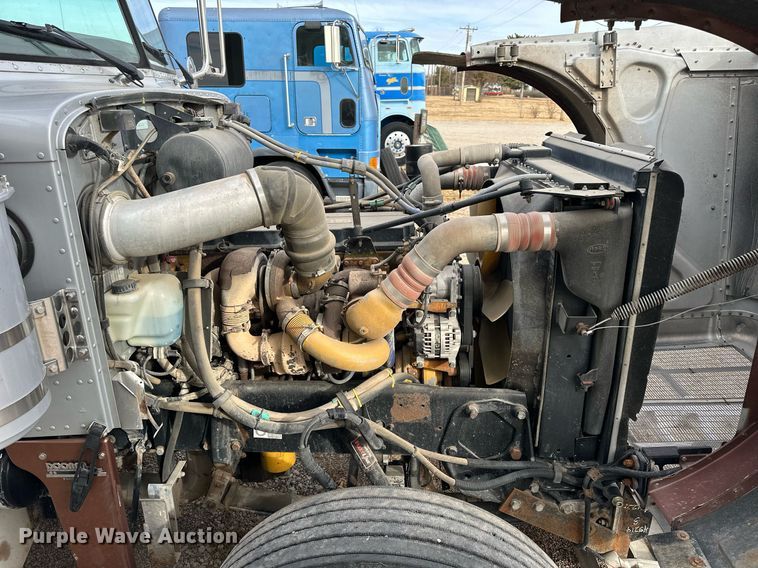 image for item OK9154 2005 Peterbilt 379  semi truck