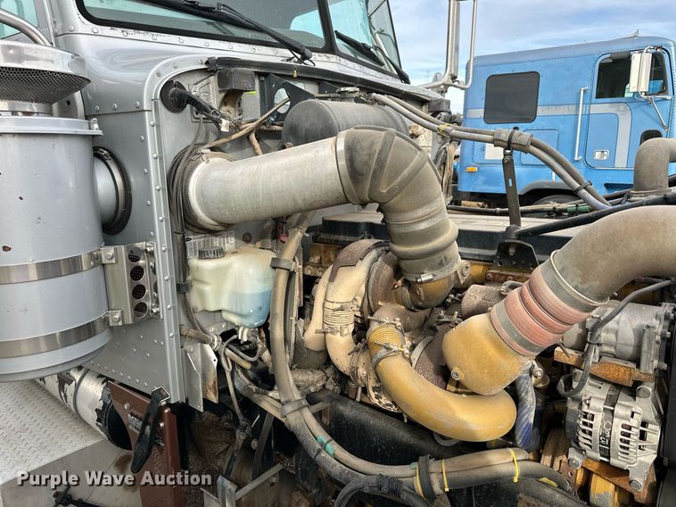 image for item OK9154 2005 Peterbilt 379  semi truck