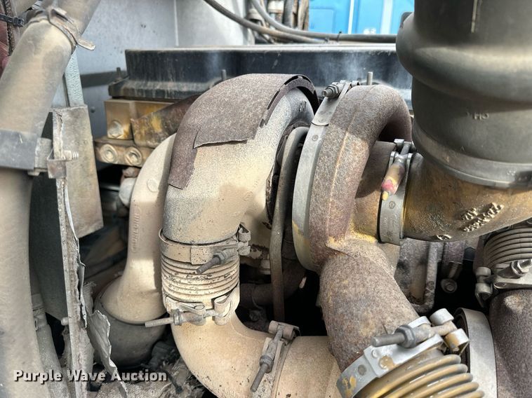 image for item OK9154 2005 Peterbilt 379  semi truck