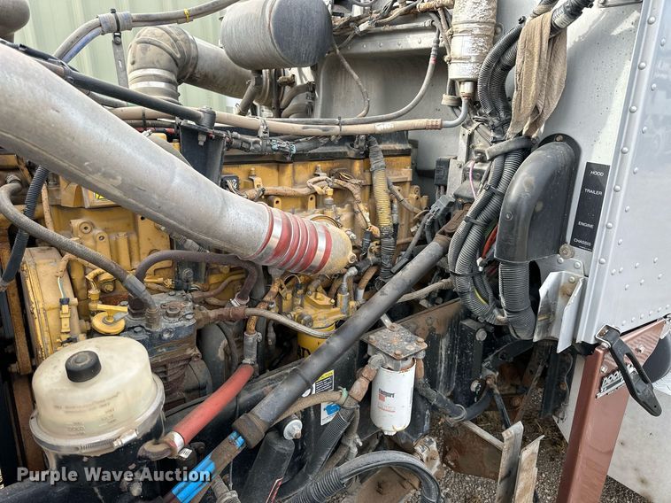 image for item OK9154 2005 Peterbilt 379  semi truck