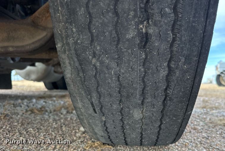 image for item OK9154 2005 Peterbilt 379  semi truck