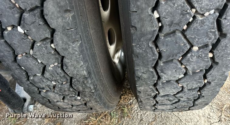 image for item OK9154 2005 Peterbilt 379  semi truck