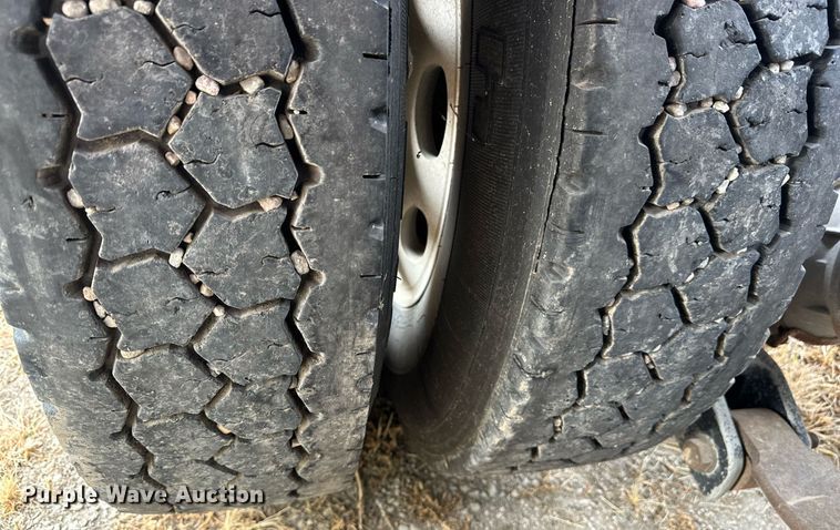 image for item OK9154 2005 Peterbilt 379  semi truck