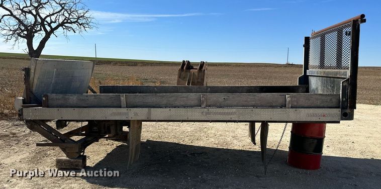image for item OK9179 Flat bed with Lift