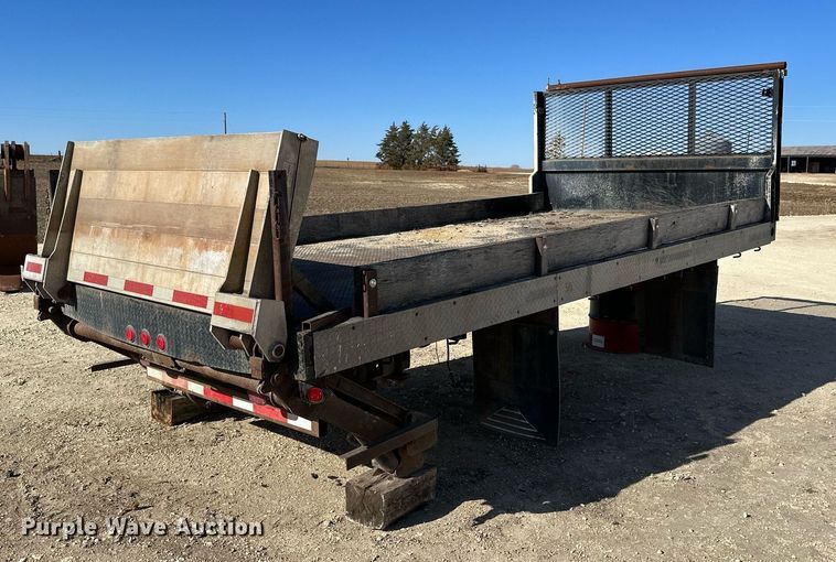 image for item OK9179 Flat bed with Lift