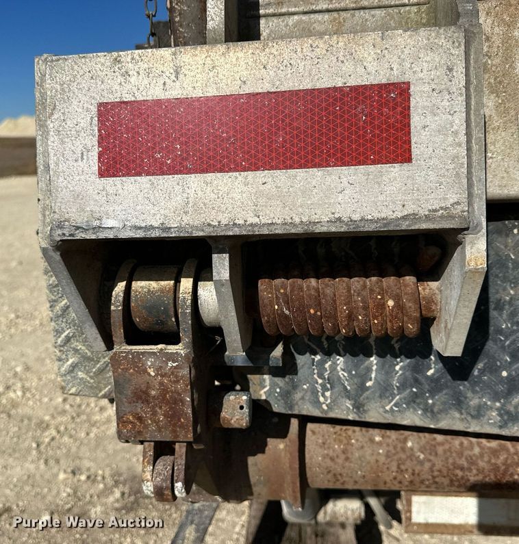 image for item OK9179 Flat bed with Lift