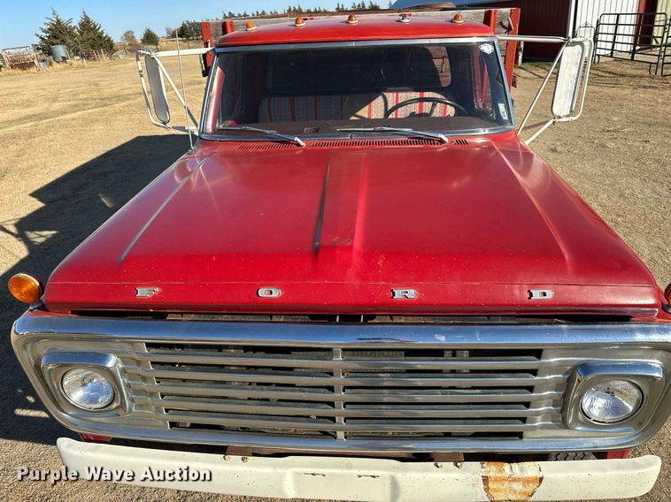 image for item OK9181 1969 Ford F600  grain truck