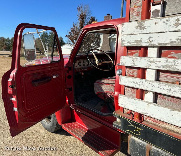 image for item OK9181 1969 Ford F600  grain truck